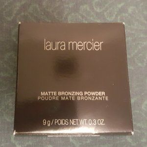 Laura Mercier Matte Bronzing Powder